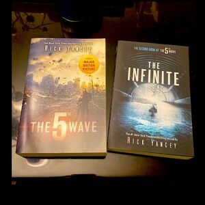 Rick Yancey’s “The 5th Wave” and “The Infinite Sea” bundle